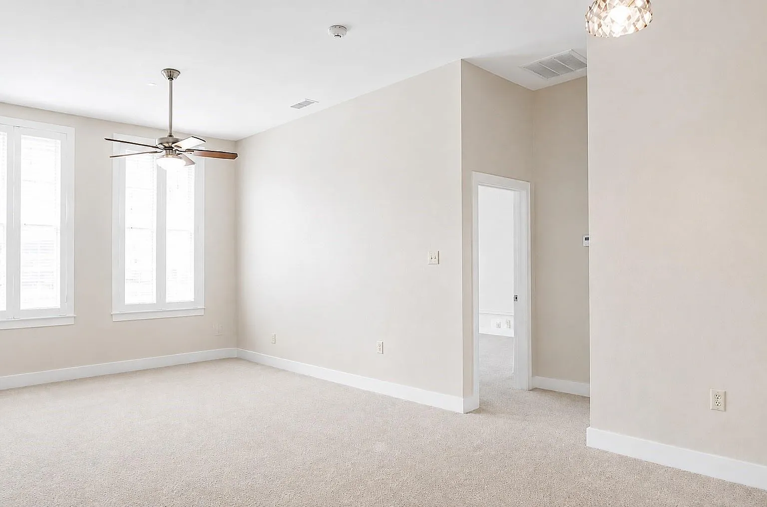 1 bed, 1.0 bath, 1050 sqft, $1,650 — Photo 4