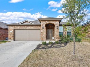 9121 Pearfield Rd, Fort Worth, TX 76179