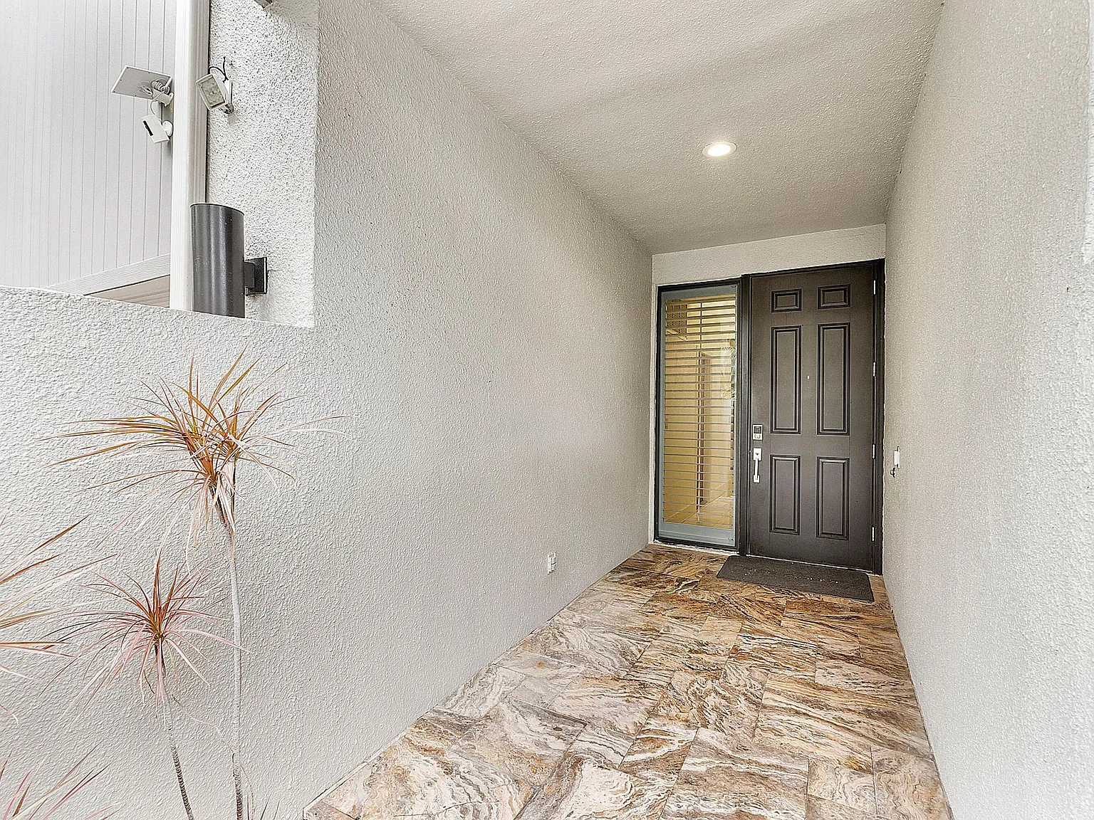 3 bed, 2.5 bath, 2530 sqft, $9,500 — Photo 4