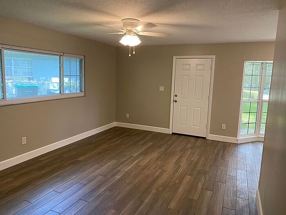 3rd image of 3052 Unkaterri Ln