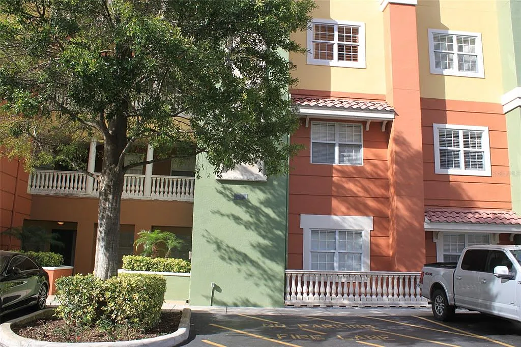 2 bed, 2.0 bath, 2162 sqft, $2,750 — Photo 1