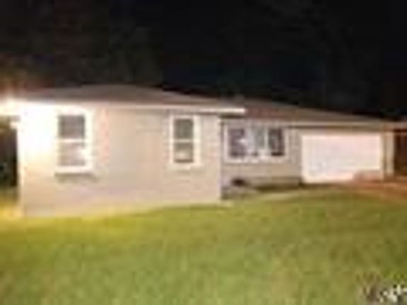 3rd image of 3715 Winbourne Ave