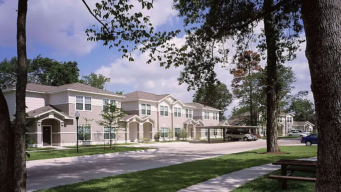 Oak Arbor Townhomes — Photo 2