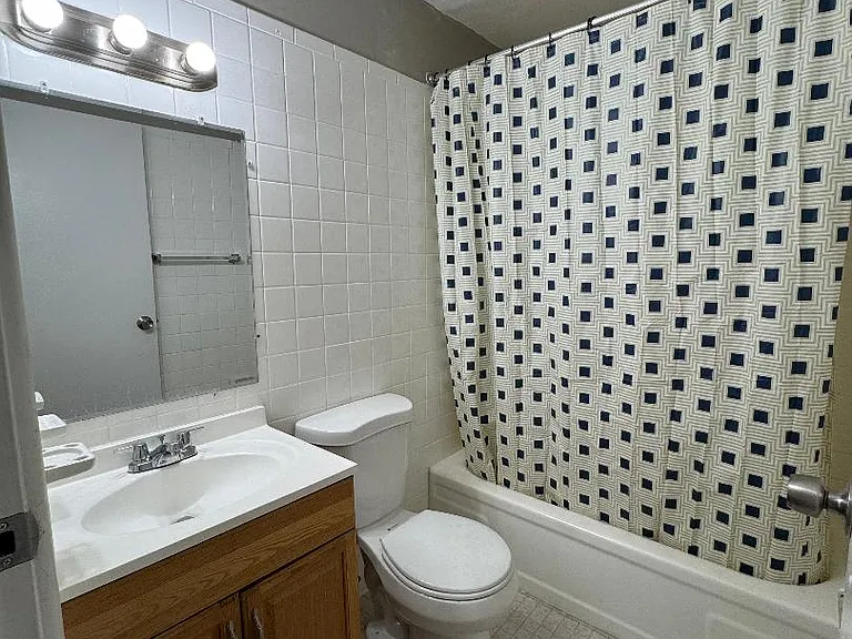2602 Chesterfield Ct #4 — Photo 6