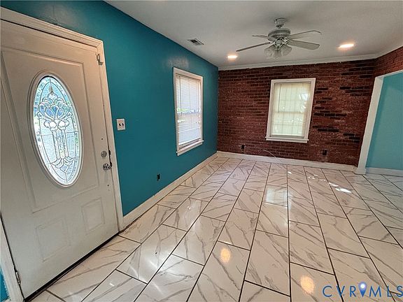3rd image of 8 Clover St