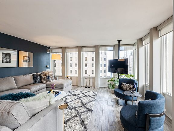 5th image of 100 E Walton St APT 27D