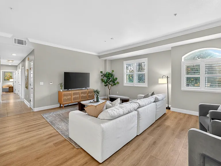 538 S Mathilda Ave #301 — Photo 19