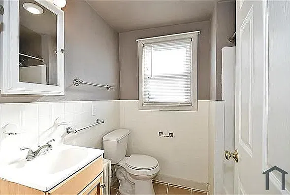 4 bed, 2340 sqft, $1,800 — Photo 3
