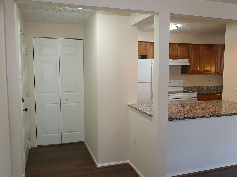 Entrance Hall, Closet, Kitchen
