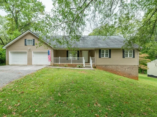 1445 Belmont Dr, Bedford, VA 24523