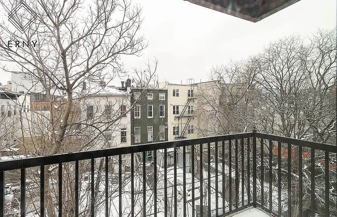 76 Hart Street — Photo 4