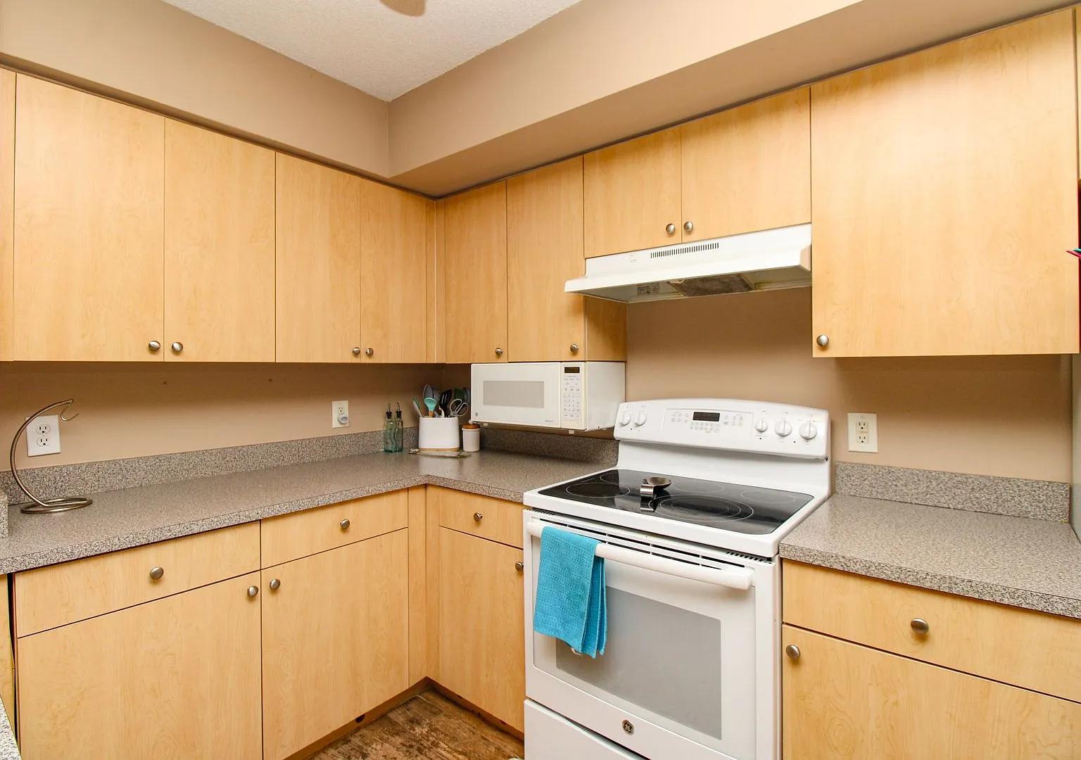 The Sanctuary at Imperial River | Elegant 2BR/2BA Condo | Seasonal Rental Opportunity — Photo 4