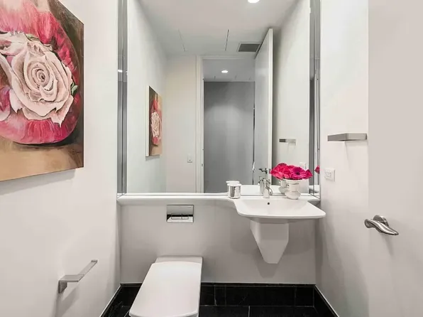 50 United Nations Plaza image 19 of 26