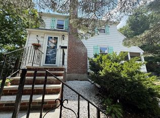 8 Myopia Rd, Hyde Park, MA 02136