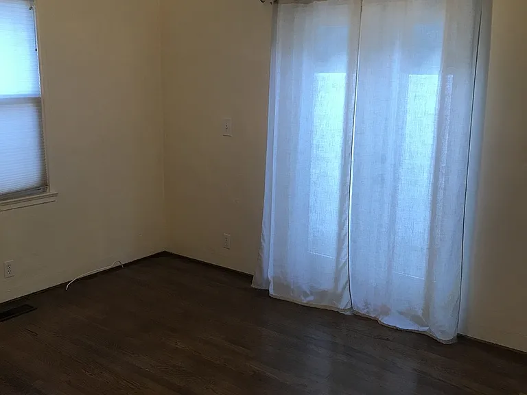 407 Montgomery St — Photo 8