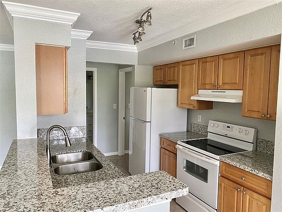 5th image of 15065 Michelangelo Blvd APT 202