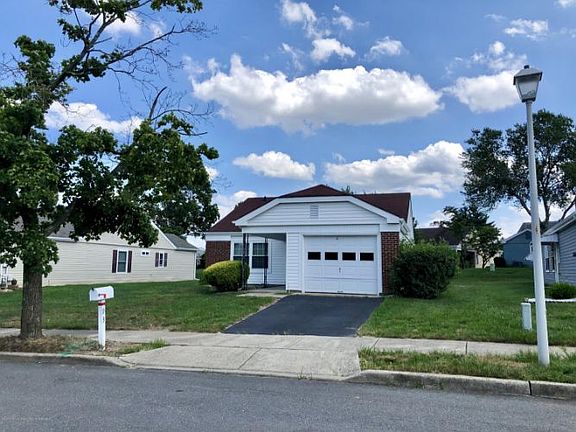 5th image of 93 Buckingham Dr N
