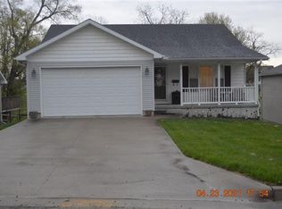2107 Lipper Ave, Higginsville, MO 64037