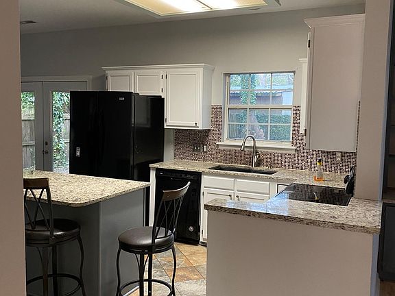 2nd image of 386 Arlington Dr
