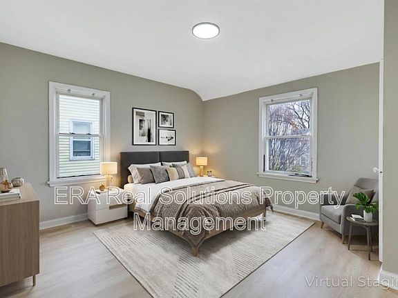 3rd image of 1723 E Whittier St