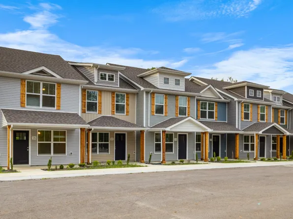 124 Quarry Point Dr, Clarksville, TN 37043