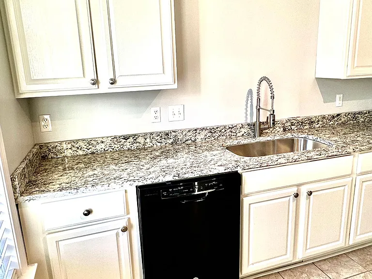 17360 Villanova Rd — Photo 9