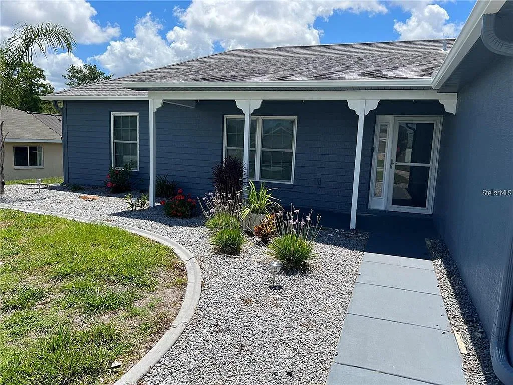 3 bed, 2.0 bath, 1371 sqft, $1,850 — Photo 4