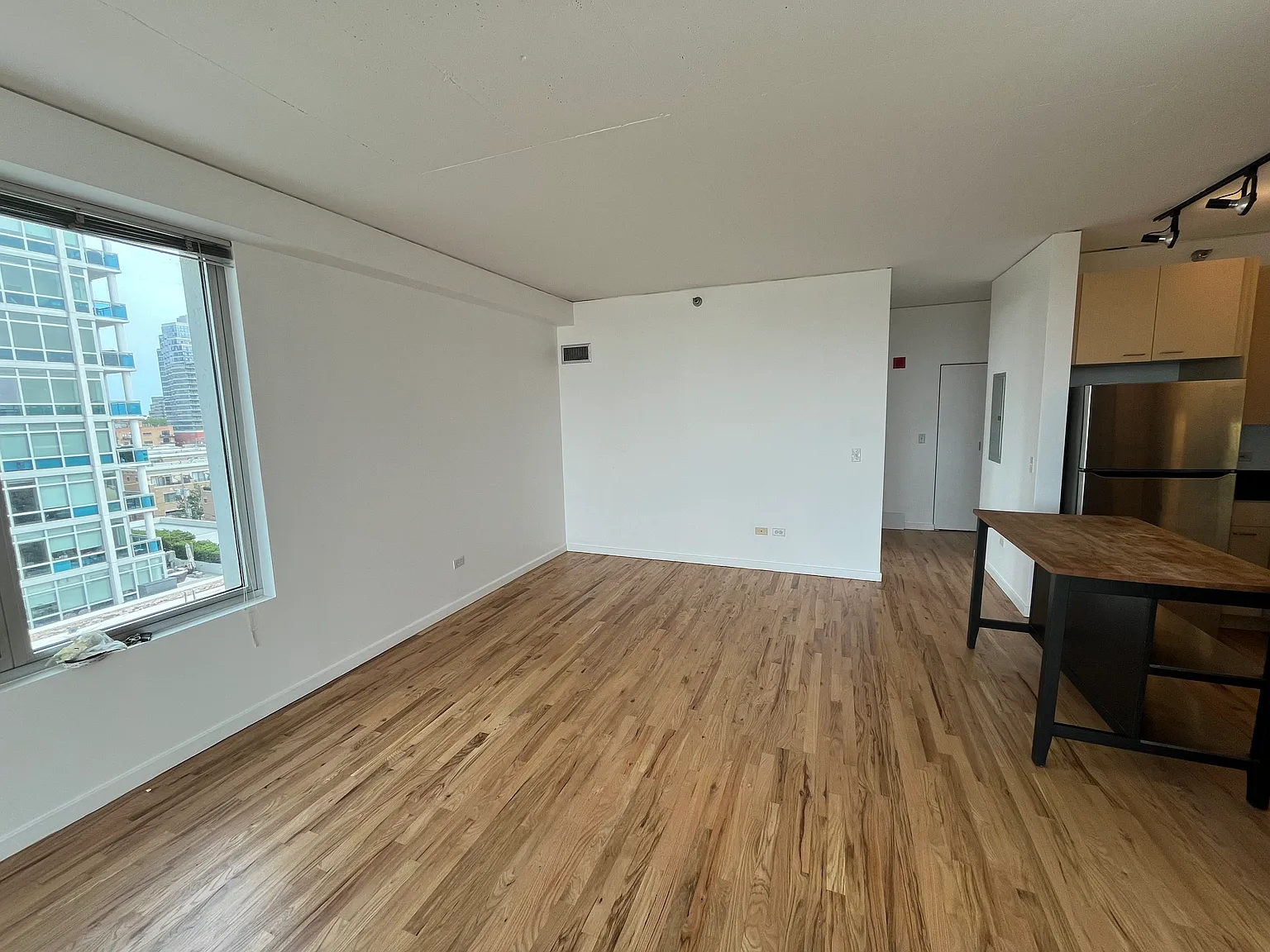 2 bed, 1200 sqft, $2,900 — Photo 3