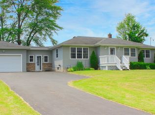 540 Town Line Rd, Lancaster, NY 14086