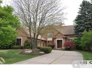 3435 Rocky Crest Dr, Rochester Hills, MI 48306