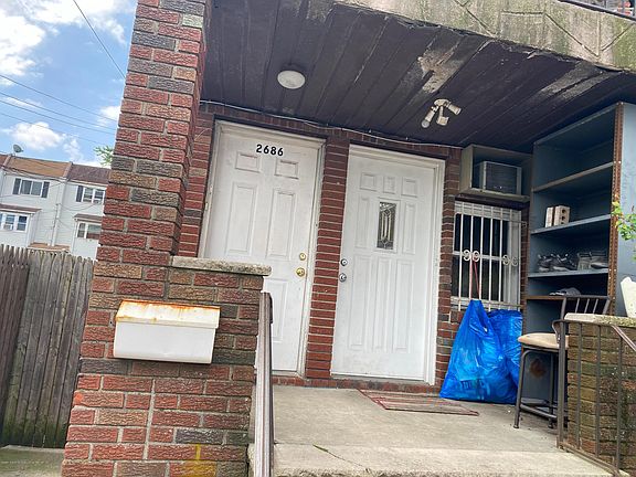 4th image of 2688 Richmond Ter
