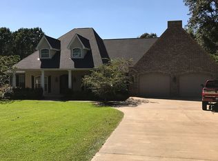 1808 W Medalist Rd, Pineville, LA 71360