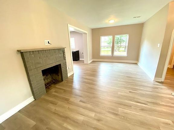 4th image of 4395 Ironton St