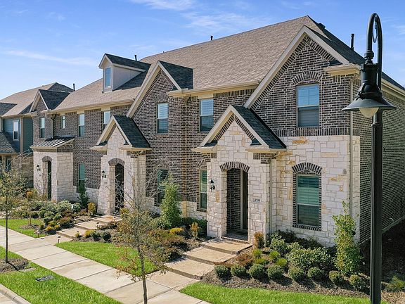 Front facing picture, your new home is the closest end unit!