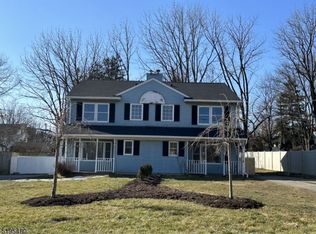 17 East St #17A, Annandale, NJ