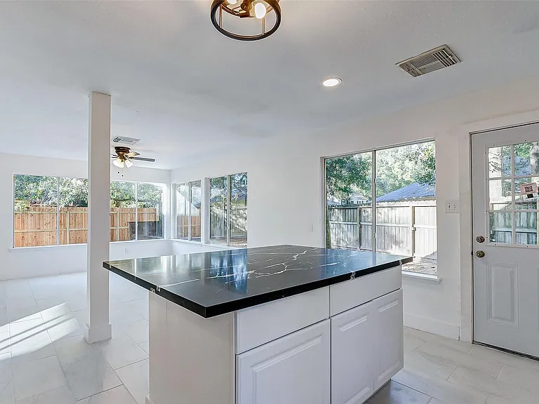 21892 Silver Oak Ct — Photo 20