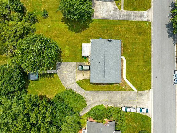 3rd image of 850 N 16th St
