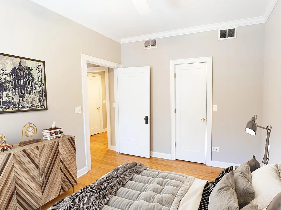 1215 W. Diversey