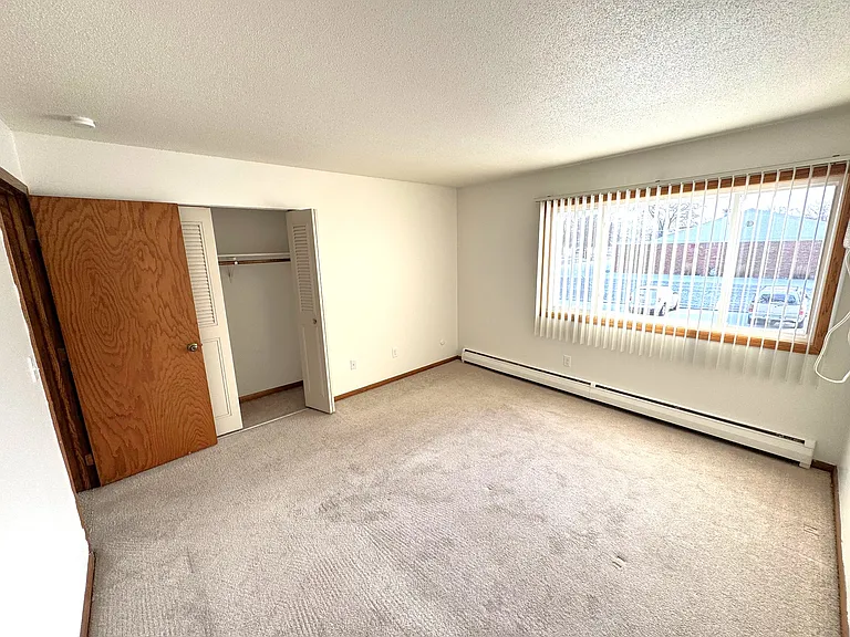 Golfview Apartments — Photo 16