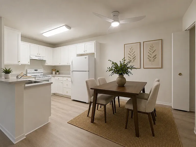 5 Lockhart Cir #J — Photo 2