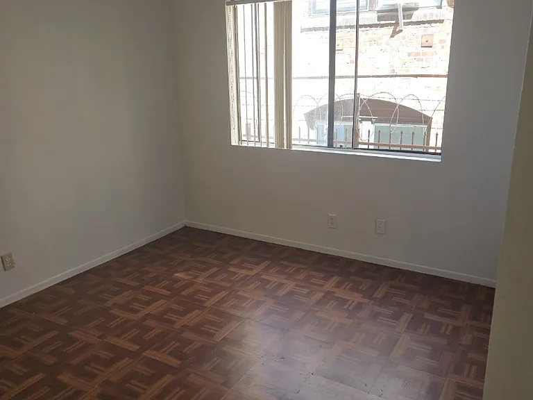 415 S Gramercy Pl #106 — Photo 5
