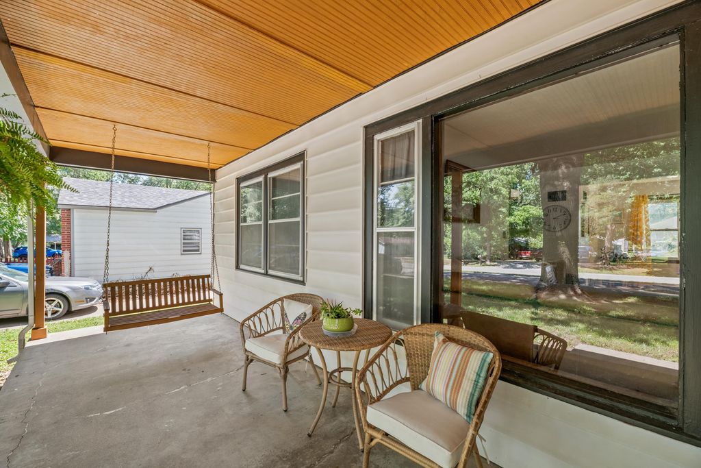 611 S Central Ave, Mulvane, KS - View 4