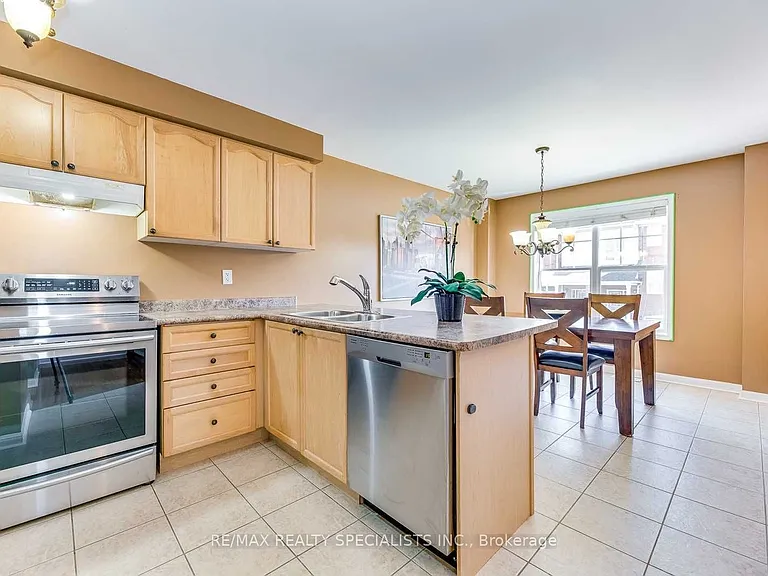 2979 Garnethill Way — Photo 9