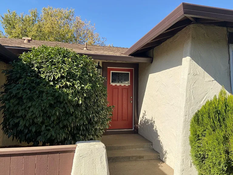 8587 La Riviera Dr — Photo 4