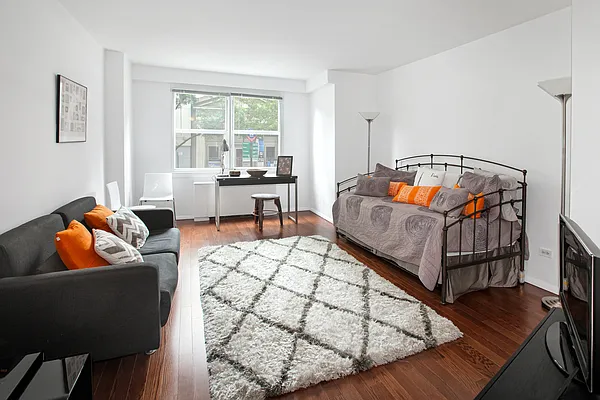 Rented by Douglas Elliman | media 14