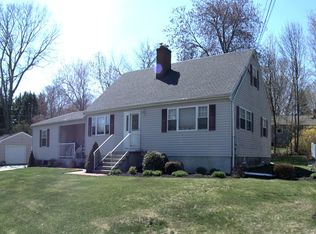 43 Poplar St, Trumbull, CT 06611