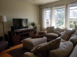 2422 W Catalpa Ave, Chicago, IL 60625
