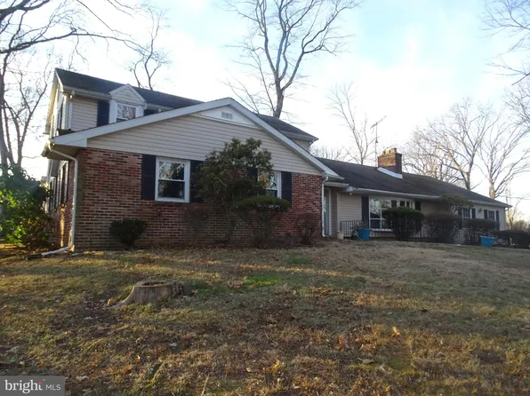 24 Farmway Dr, Richboro, PA 18954