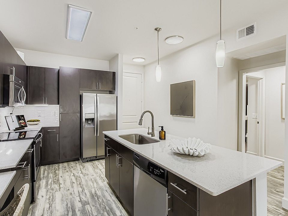 35 The Hopkins - Houston TX - Kitchen