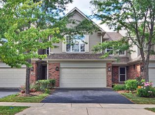 2048 Ivy Ridge Dr, Hoffman Estates, IL 60192